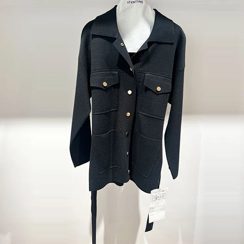 Grunn svartur blazer